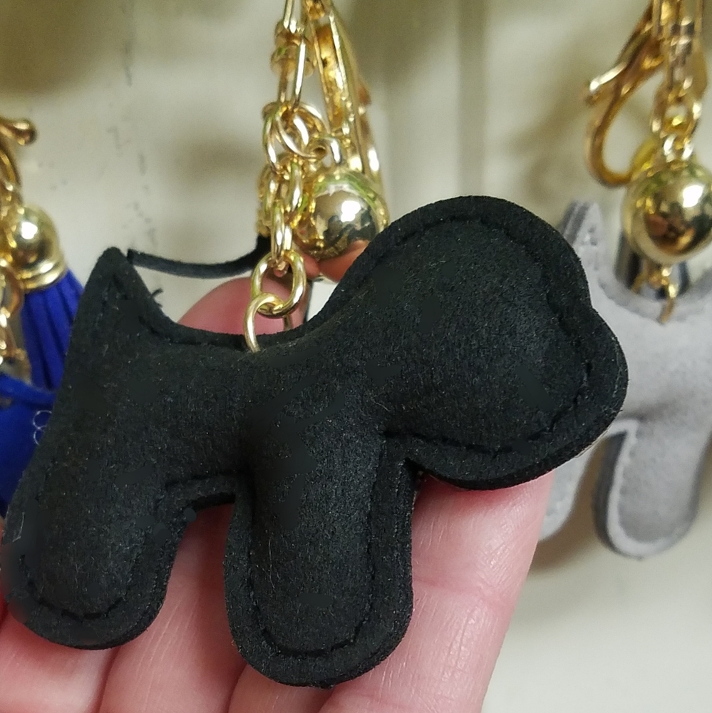 NWT Puffy Puppy Bling Tassel Keychain! 4 Color Choices! - Picture 4 of 16